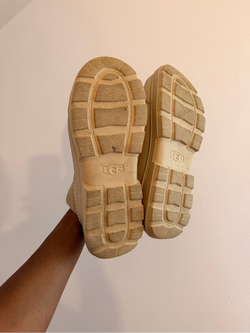 UGG Tasman X clogs in Neutral Tan - Picture 9 of 10